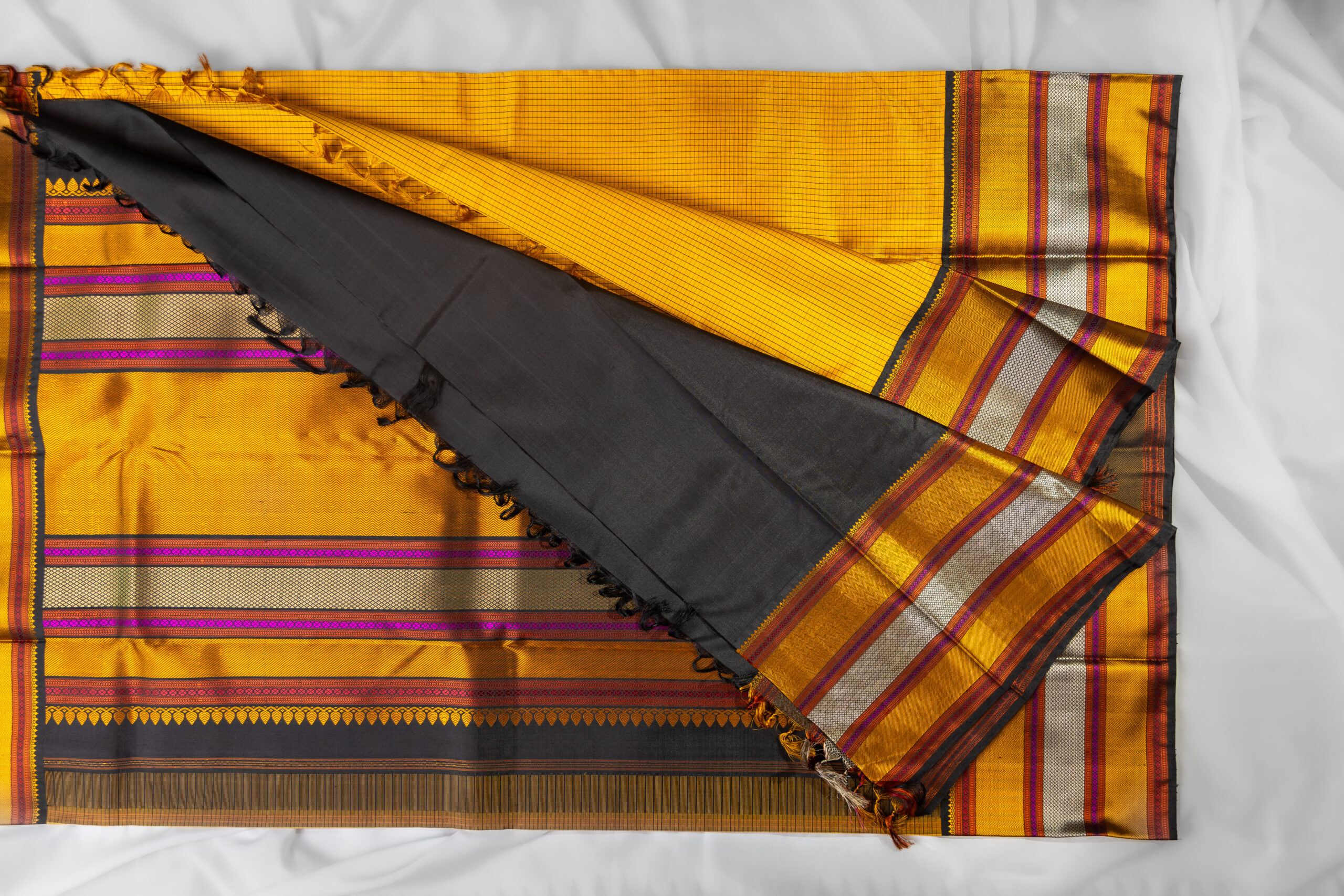 Alternative view of Jolikum தங்கம் Yellow